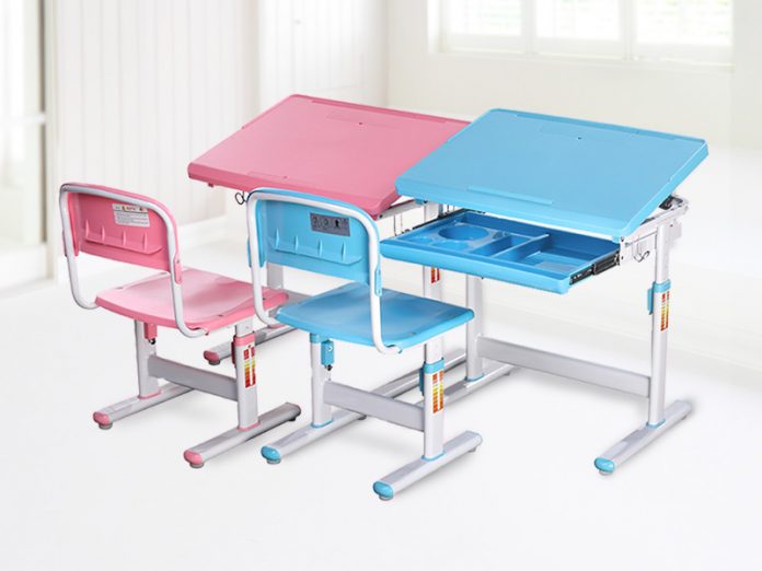 DOCTOR Ergonomic desk and chair set-800x600